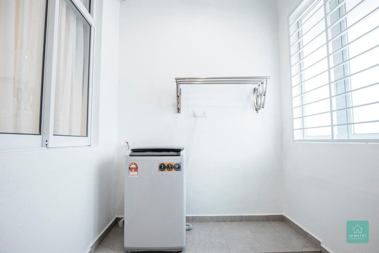 Jomstay Muji 19 & 7 Inn Ipoh Garden 8-10 Pax Екстер'єр фото