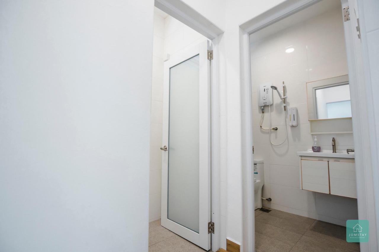Jomstay Muji 19 & 7 Inn Ipoh Garden 8-10 Pax Екстер'єр фото