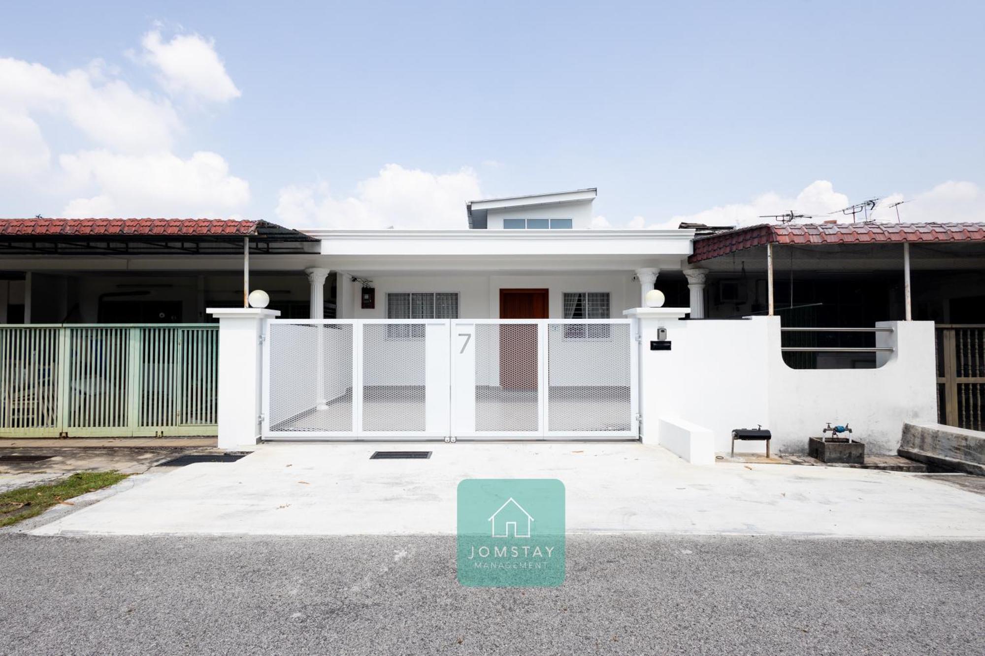 Jomstay Muji 19 & 7 Inn Ipoh Garden 8-10 Pax Екстер'єр фото